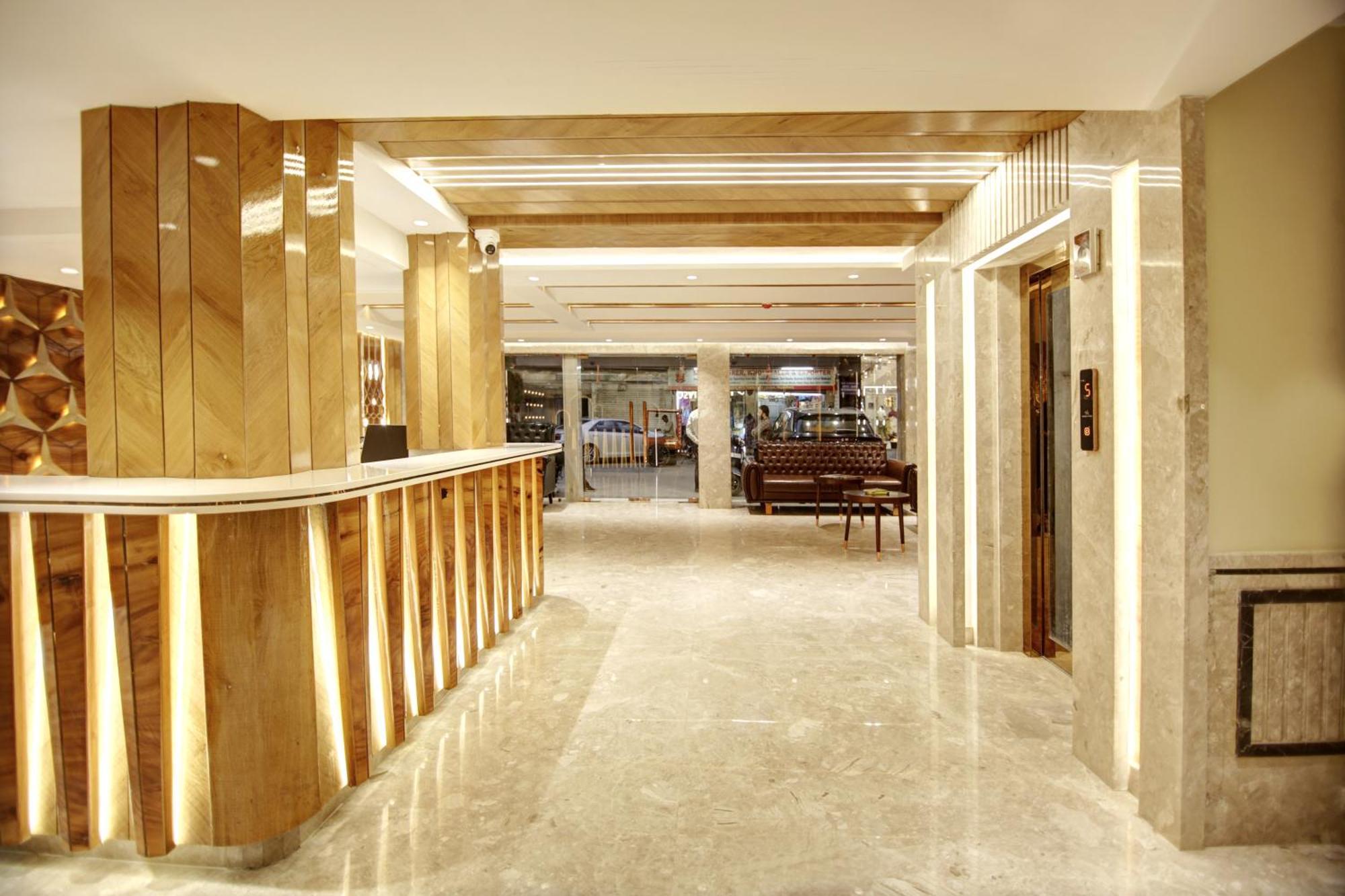 The Vanson Pride Delhi New Delhi Exteriör bild