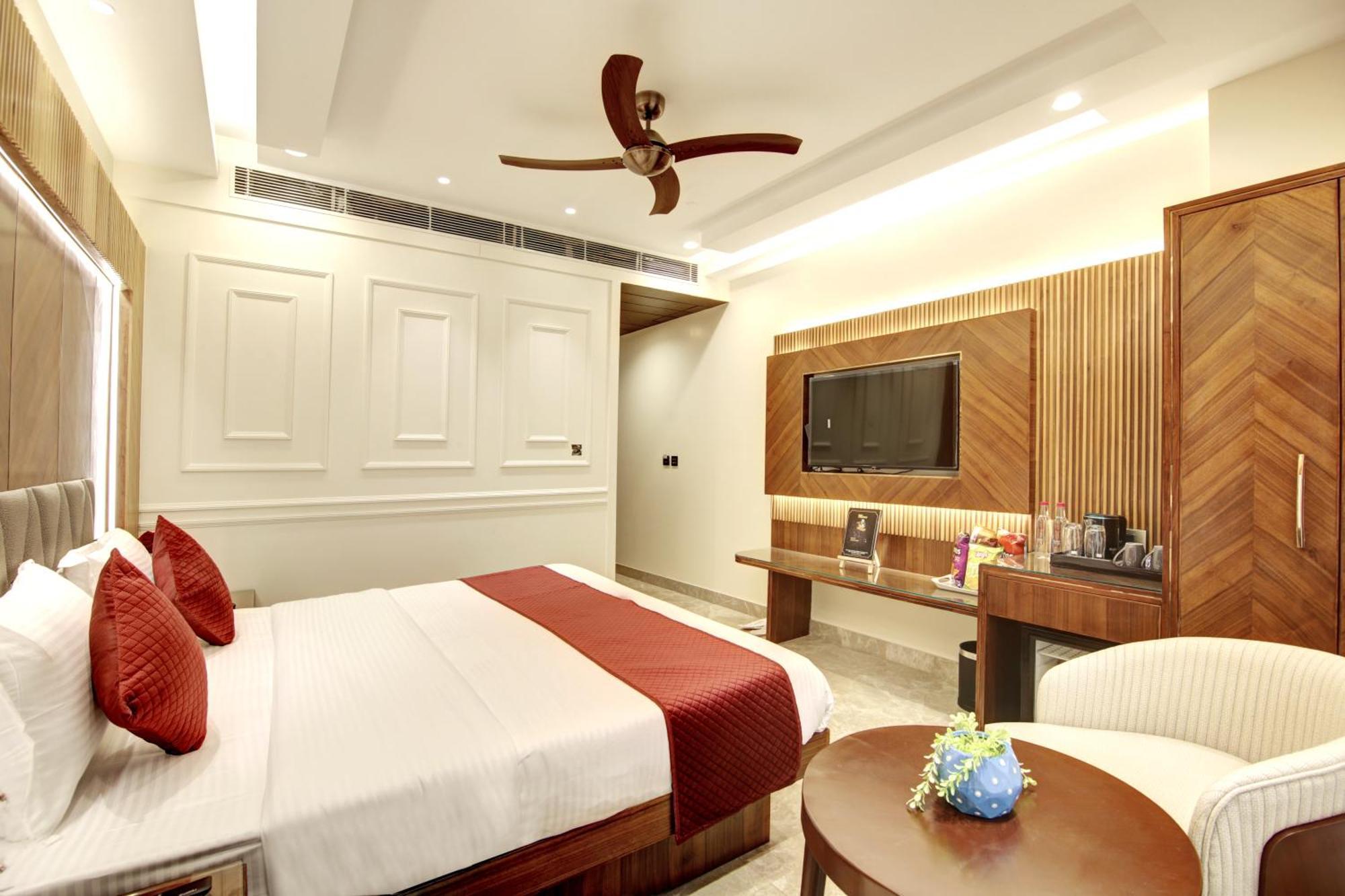 The Vanson Pride Delhi New Delhi Exteriör bild