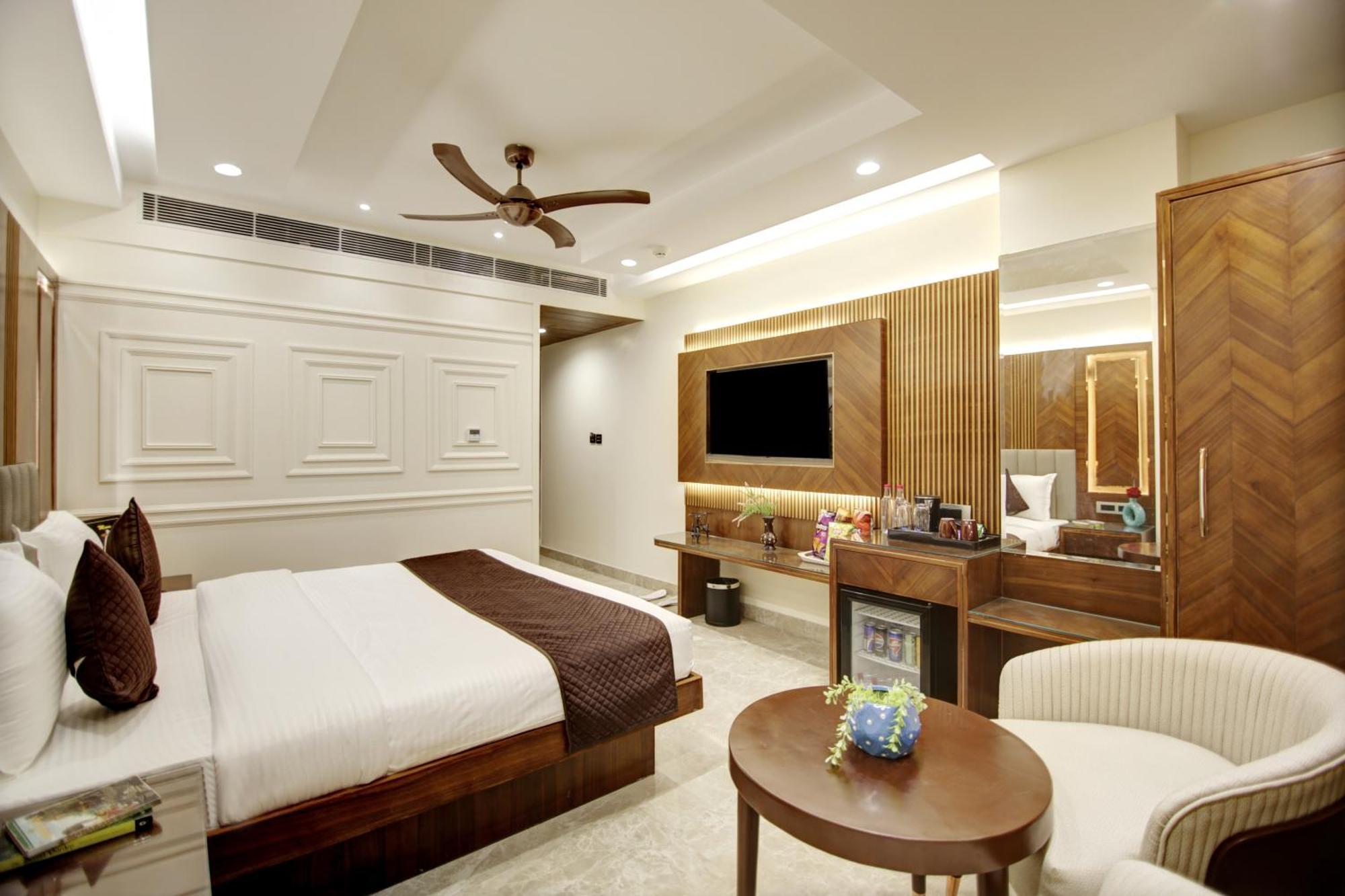 The Vanson Pride Delhi New Delhi Exteriör bild
