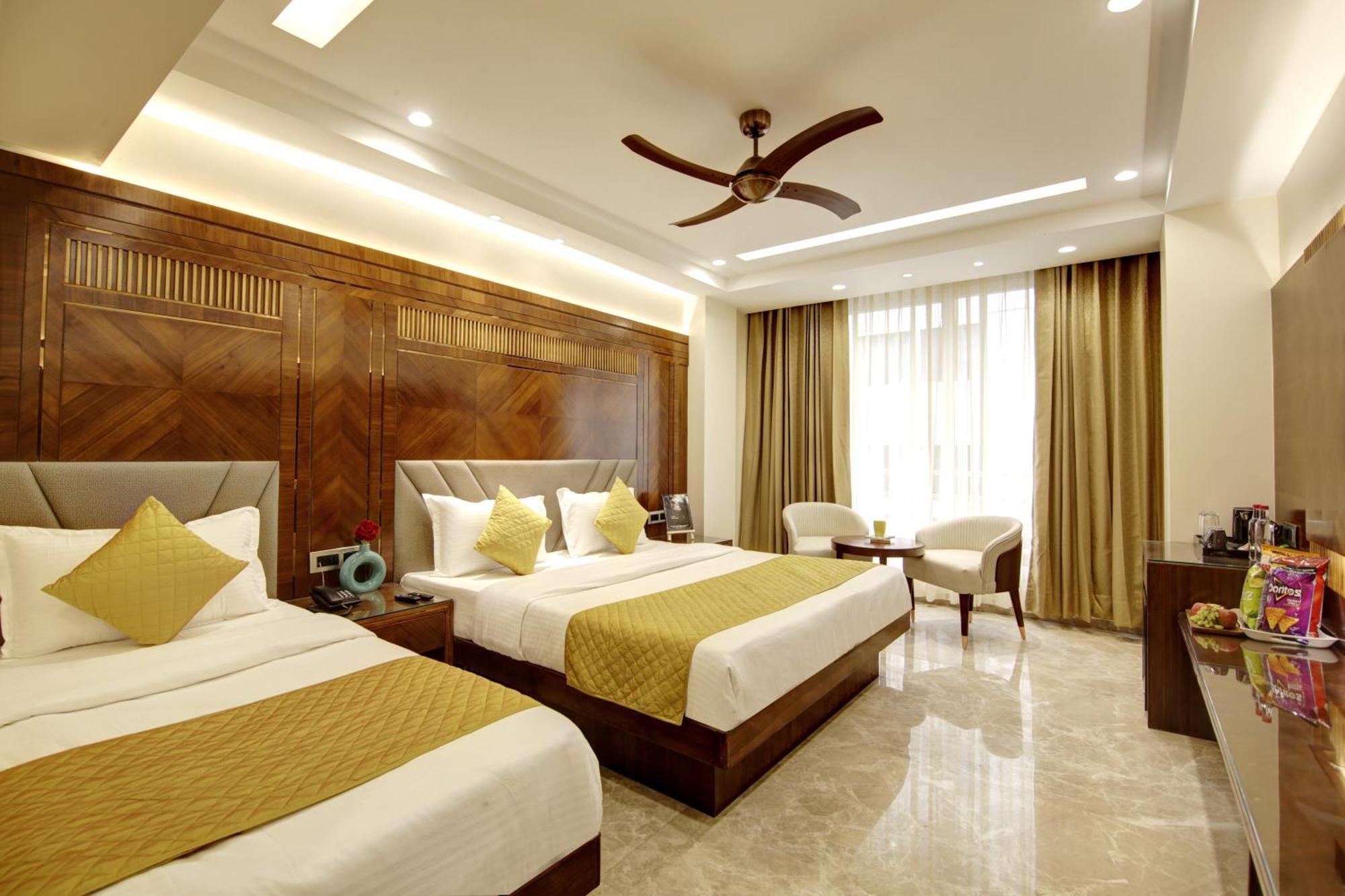 The Vanson Pride Delhi New Delhi Exteriör bild