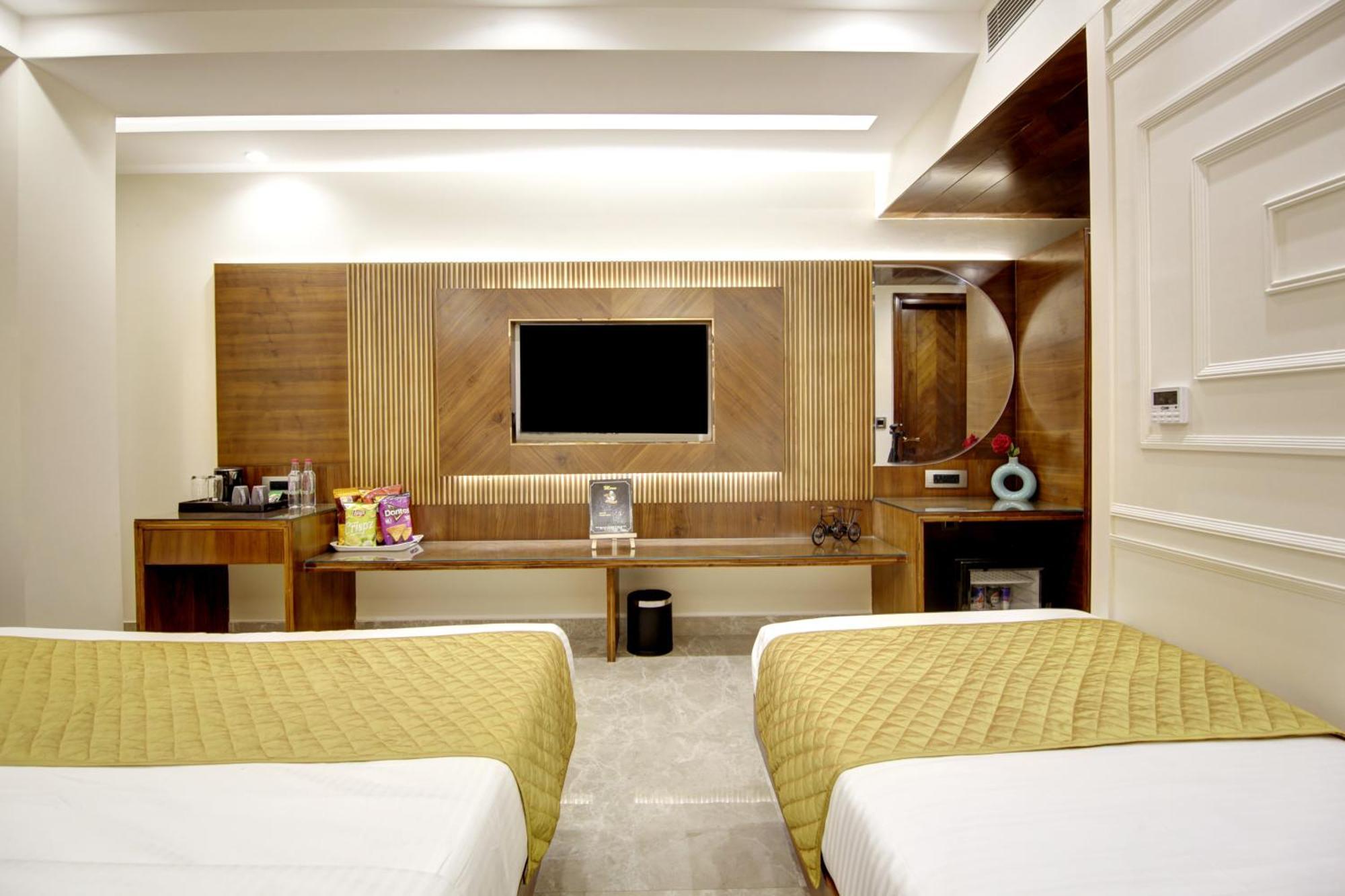 The Vanson Pride Delhi New Delhi Exteriör bild
